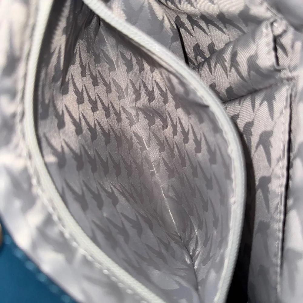 Lo & Sons Purse / The Pearl / Pacific Blue / Saffiano Leather / Gold Hardware - Picture 13 of 16